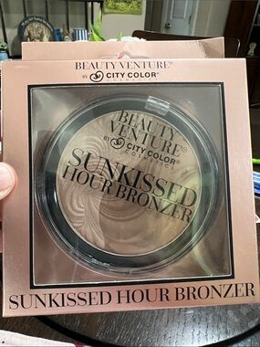 New City Color Sunkissed Hour Bronzer - Shimmery Brown